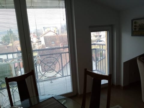 Balcony/Terrace, Street view