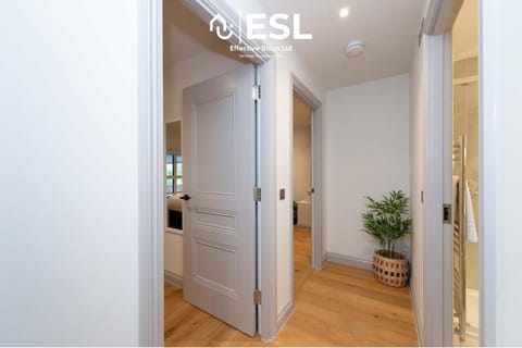 hair dresser, hair dresser