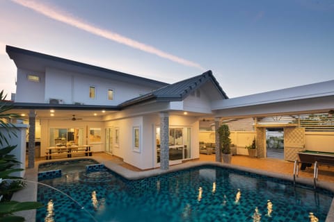 Property building, Swimming pool