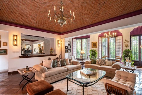 Living room, Seating area