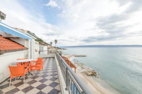 Property building, Balcony/Terrace, Balcony/Terrace, Sea view, Sea view