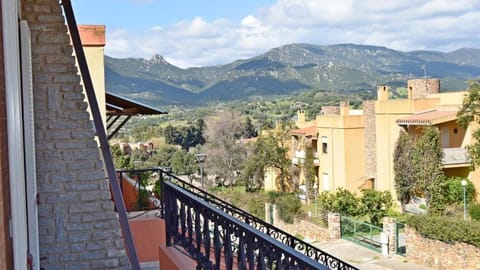 Balcony/Terrace, Mountain view