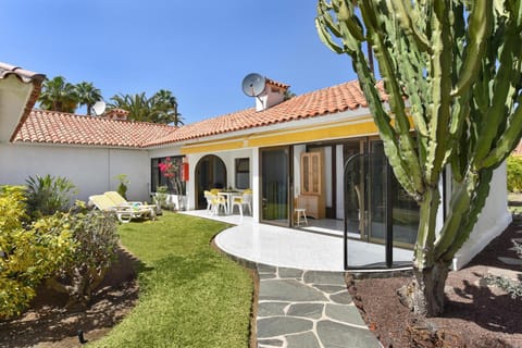 Facade/entrance, Garden, Solarium