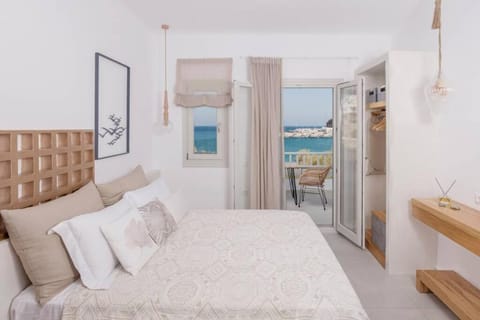 Bed, Balcony/Terrace, Sea view
