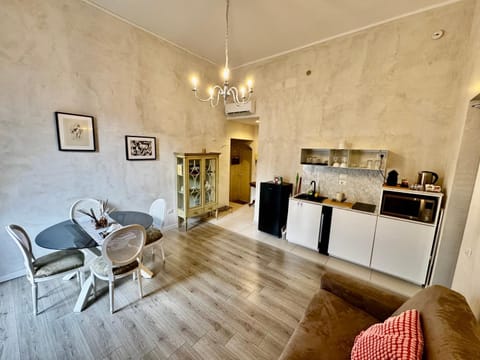 Bed, Kitchen or kitchenette, Living room, air conditioner