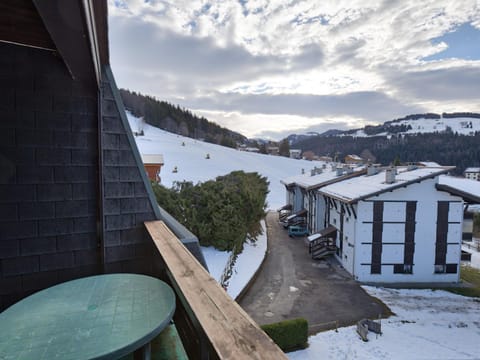 Appartement spacieux proche des pistes, piscine, animaux admis - FR-1-505-127 Apartment in Notre-Dame-de-Bellecombe