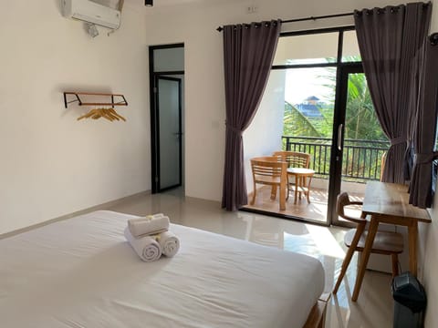 Bed, Balcony/Terrace, Photo of the whole room, towels, air conditioner