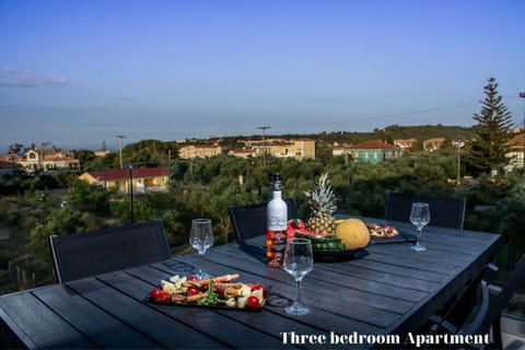 Natural landscape, View (from property/room), Balcony/Terrace, Dining area