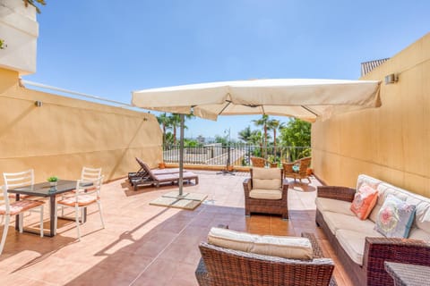 Balcony/Terrace, Seating area, City view