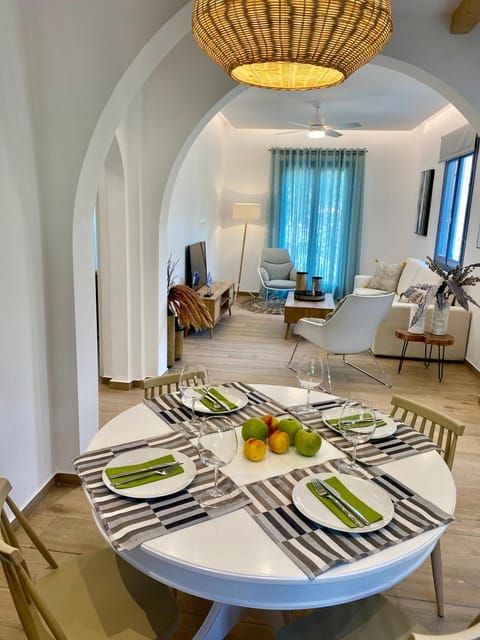 Food and drinks, Dining area, Food, Buffet breakfast