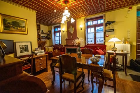 Communal lounge/ TV room