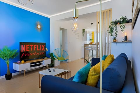 TV and multimedia, Living room, Seating area