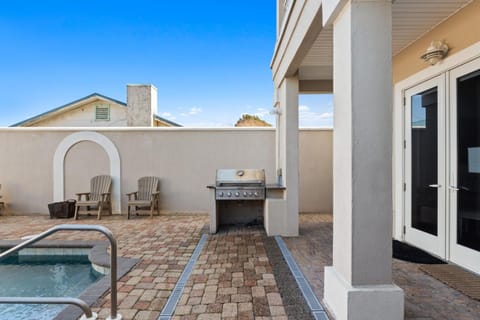 Patio, Day, BBQ facilities, Balcony/Terrace, Seating area, Swimming pool, sunbed