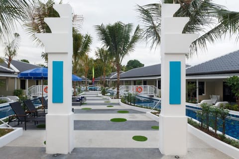 Garden view, Pool view