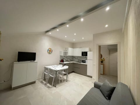 Flower Apartments Apartment in Bardolino