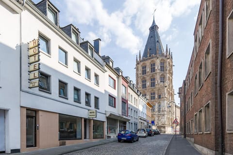 Property building, Neighbourhood, Street view, Location
