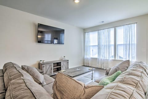 5 Mi to Bethany Beach Modern Gem with Pool Access! House in Millville