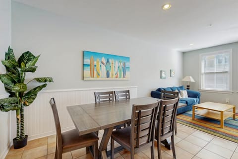 Sunset Island - 3 Canal Side Mews House in Ocean City