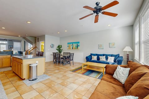 Sunset Island - 3 Canal Side Mews House in Ocean City