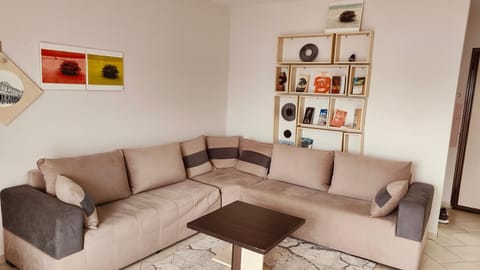 Appartamento Nr. 27. Centrale e luminoso. Apartment in Montenegro