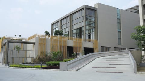 Property building, Facade/entrance