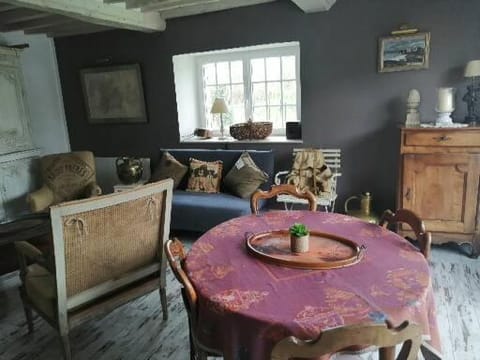 Normandieheritage14 COTTAGE DU MARAIS DDAY OMAHA BEACH House in Normandy