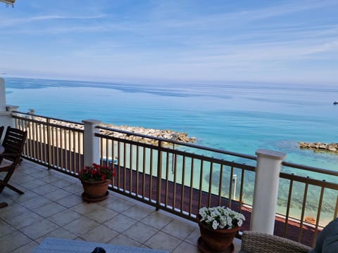 Day, Natural landscape, Balcony/Terrace, Sea view