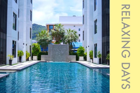 Property building, Swimming pool, sunbed