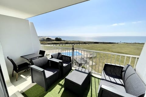 Magnifique T2 archi cosy Vue mer 180 Piscine Apartment in Guidel