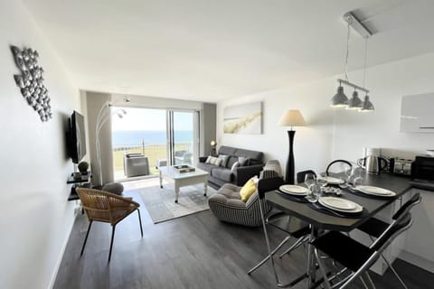 Magnifique T2 archi cosy Vue mer 180 Piscine Apartment in Guidel