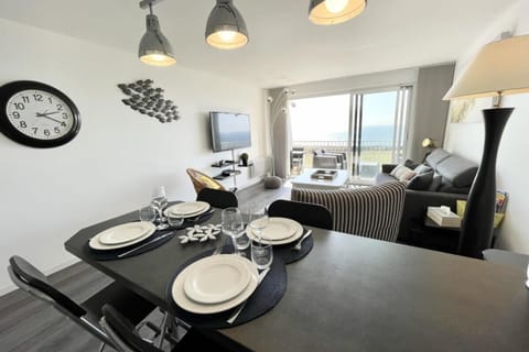 Magnifique T2 archi cosy Vue mer 180 Piscine Apartment in Guidel