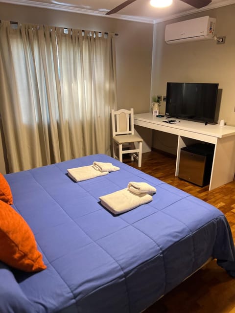 Bed, TV and multimedia, Bedroom, hair dresser