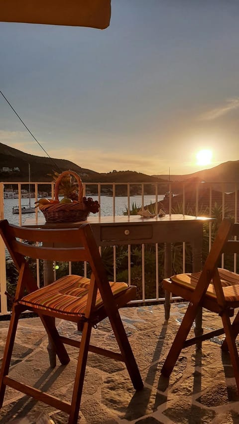 View (from property/room), Balcony/Terrace, Sea view
