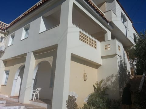 Property building, Garden, Balcony/Terrace, Garden view, Sea view