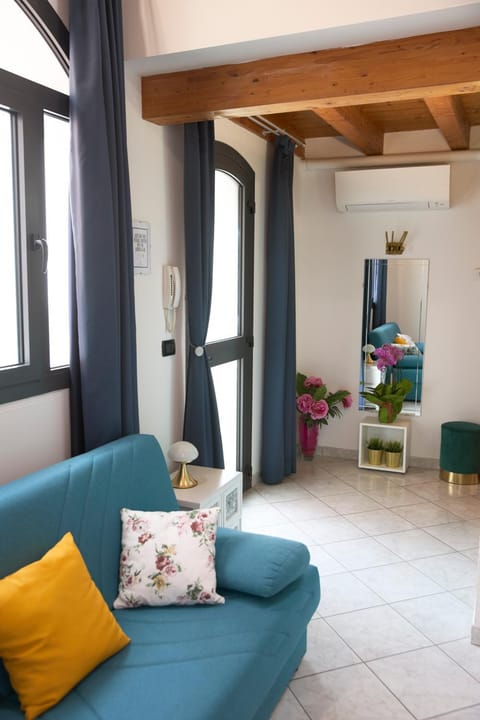 Living room, air conditioner