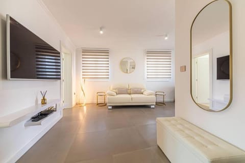 Elegant Art Deco Home with Balcony Apartment in Split