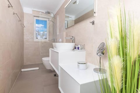 Elegant Art Deco Home with Balcony Apartment in Split