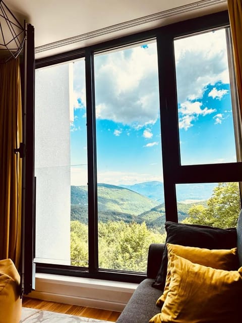 Living room, Mountain view