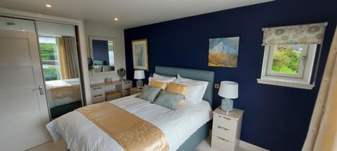 Bed, Photo of the whole room, Bedroom, wardrobe