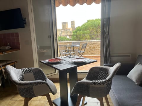 Grande terrasse CLIM parking privé SMART TV, local velos Apartment in Provence-Alpes-Côte d'Azur