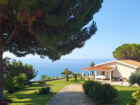 Property building, Garden, Garden view, Sea view