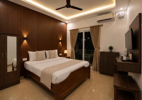 Bed, TV and multimedia, Photo of the whole room, Bedroom, air conditioner