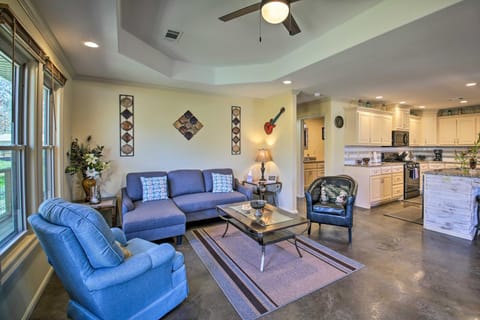 Kayaks and Boat Slip Waterfront Hot Springs Home! House in Piney