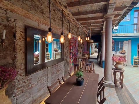 Living room, Dining area, Inner courtyard view