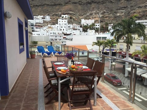 Balcony/Terrace, City view, Street view