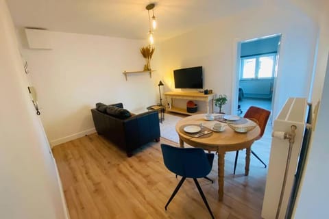 Recently renovated appartement 150m from the beach Apartment in De Haan