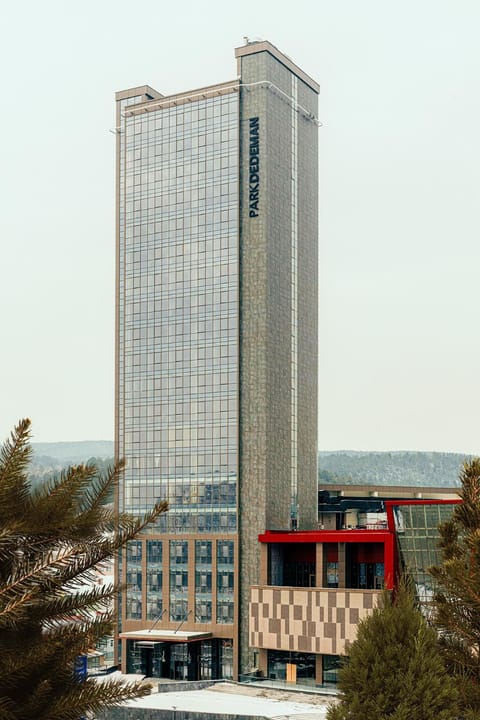 Property building, Day, City view, Location