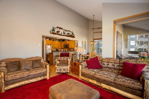 Day, Kitchen or kitchenette, Living room, Seating area, furniture