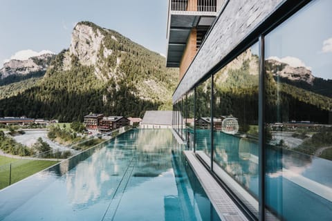 Spa and wellness centre/facilities, Swimming pool