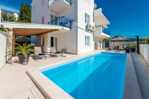 Deluxe Apartment Unique-With Private Heated Pool Apartment in Cavtat